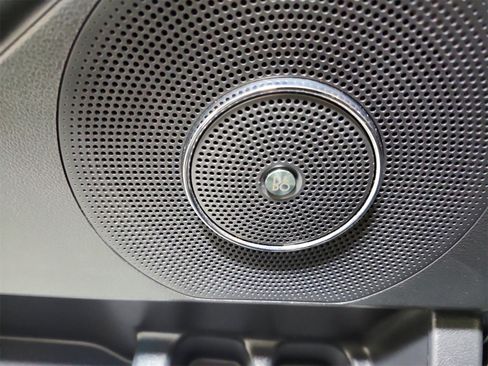 Used 2023 Ford Expedition Limited image 34