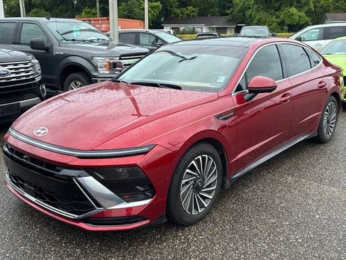 Used 2025 Hyundai Sonata Limited FWD image 4