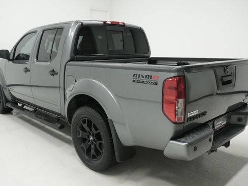 Used 2021 Nissan Frontier SV w/ Midnight Edition Floor Mats RWD image 5