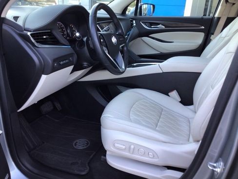 Used 2024 Buick Enclave Avenir image 11