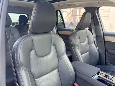 Used 2025 Volvo XC90 T8 Ultra w/ Protection Package Premier AWD/4WD image 44