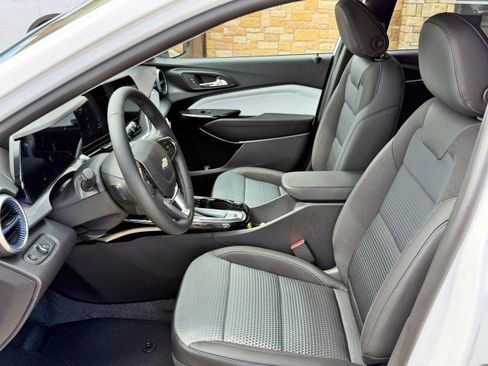 New 2026 Chevrolet Trax LT w/ LT Convenience Package FWD image 13