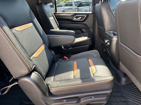 Used 2024 GMC Yukon XL AT4 w/ Technology Package AWD/4WD image 16