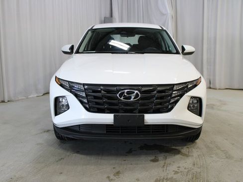 Used 2023 Hyundai Tucson SE image 2