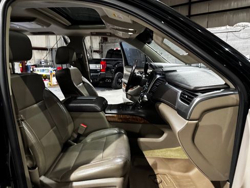 Used 2016 Chevrolet Suburban LTZ image 25