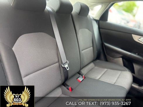 Used 2024 Kia Forte LXS FWD image 9