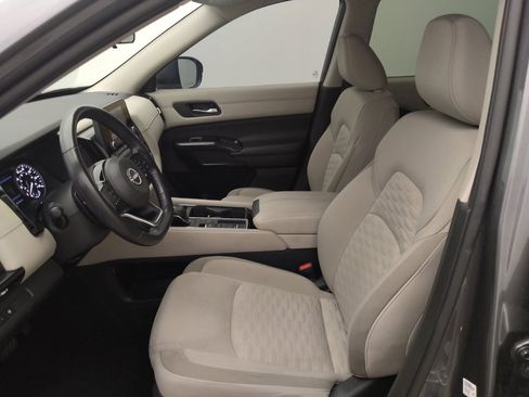 Used 2022 Nissan Pathfinder SV FWD image 17