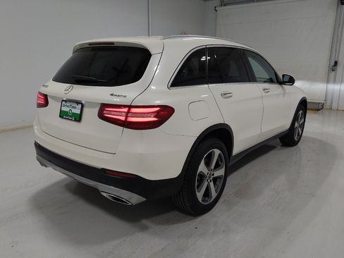 Used 2019 Mercedes-Benz GLC 300 4MATIC w/ Driver Assistance Package image 9