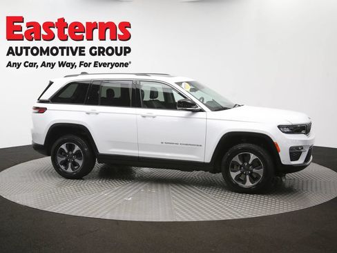 Used 2022 Jeep Grand Cherokee Limited 4xe w/ Luxury Tech Group II AWD/4WD image 50
