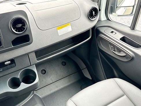 New 2025 Mercedes-Benz Sprinter 2500 image 18