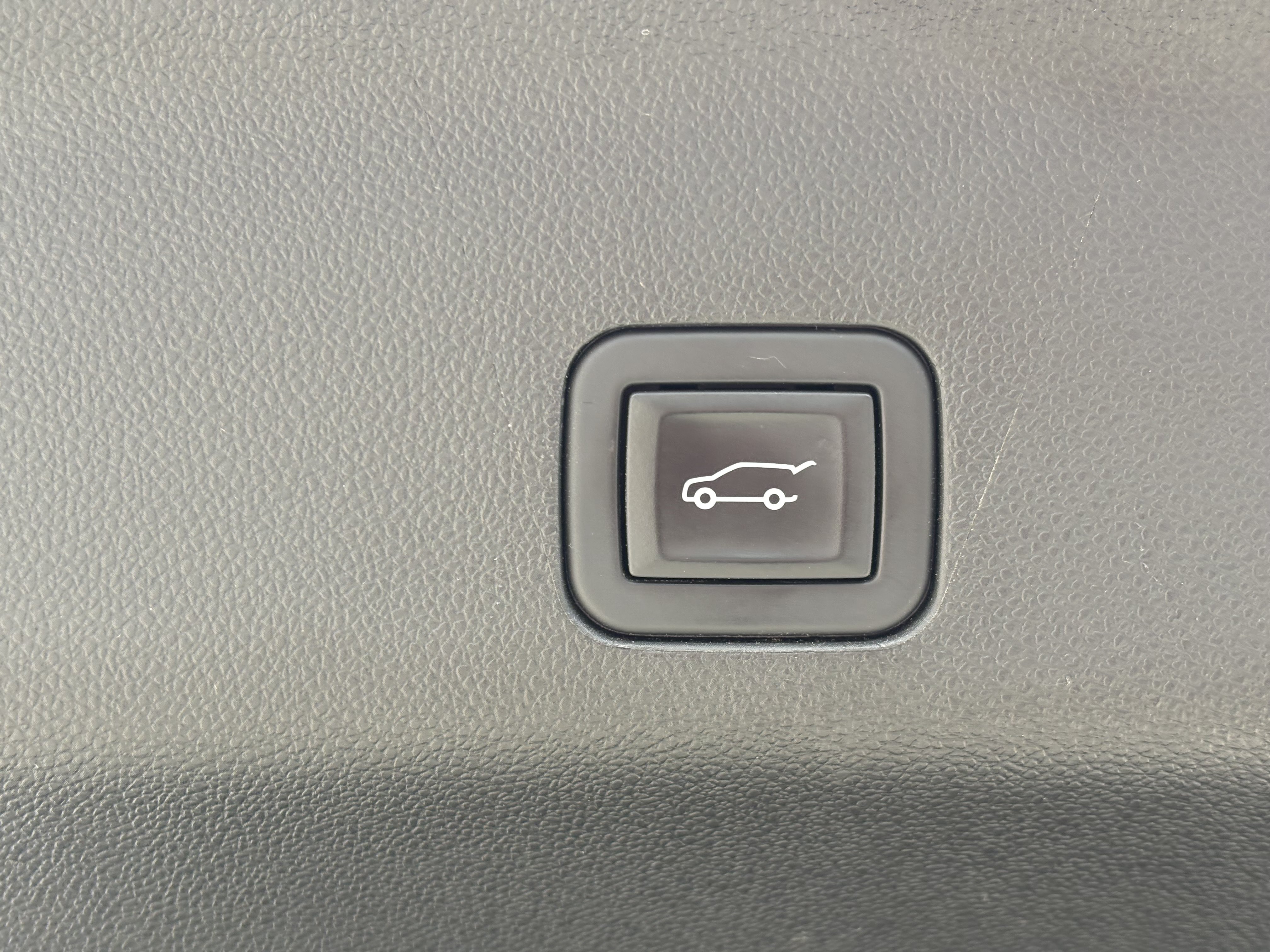 Certified 2025 Cadillac Escalade ESV V AWD/4WD image 11