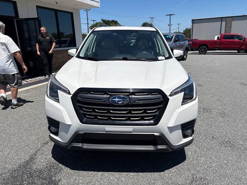 Used 2023 Subaru Forester Limited AWD/4WD image 12