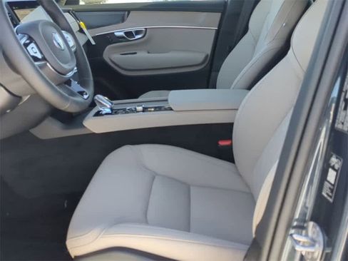 New 2026 Volvo XC90 B6 Plus w/ Protection Package Premier image 15