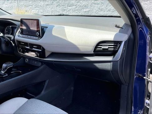 Used 2023 Nissan Rogue SV FWD image 16
