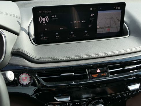 Used 2023 Acura MDX SH-AWD w/ Advance Package image 19