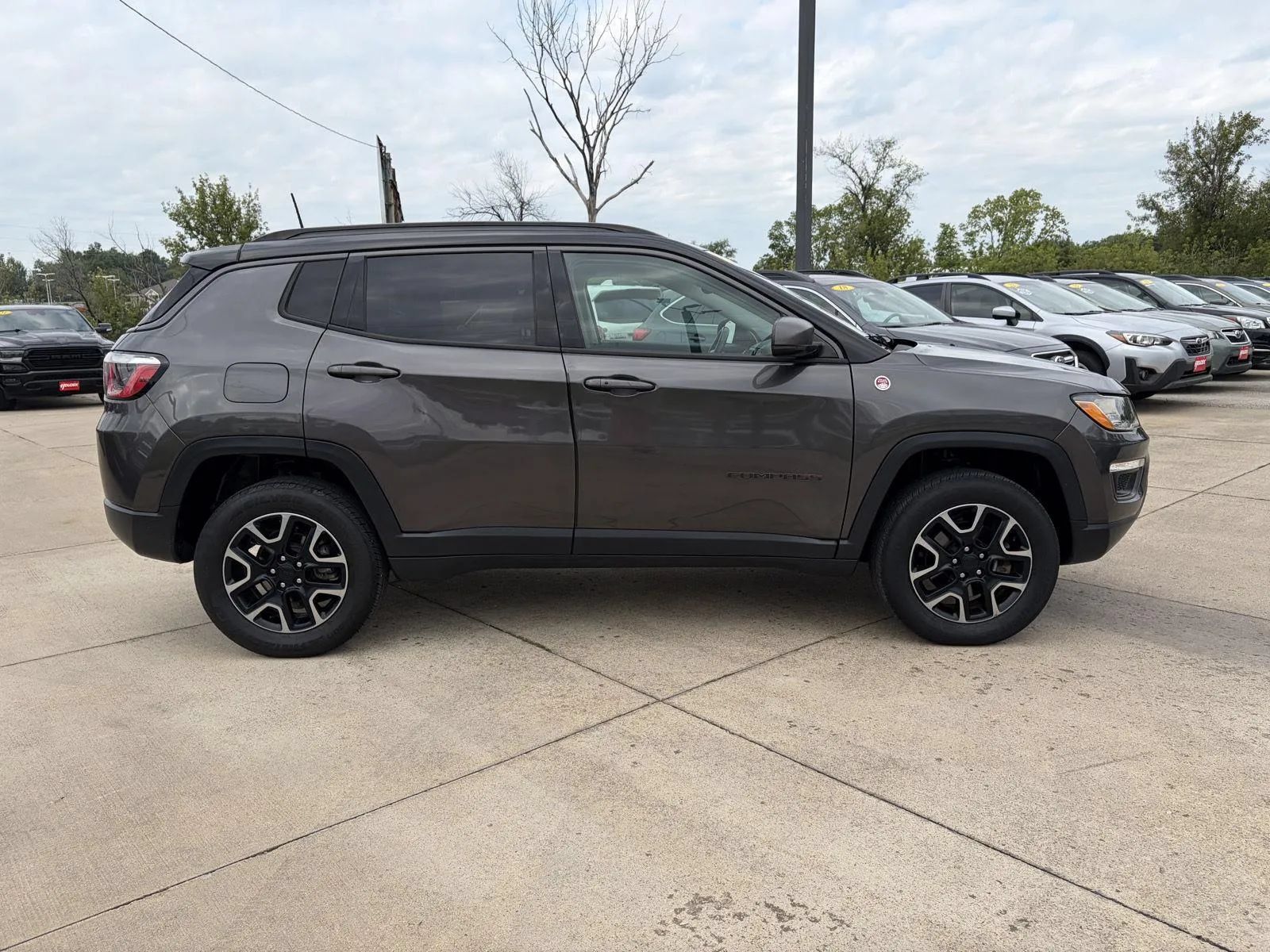 Used 2018 Jeep Compass Trailhawk w/ Leather Interior Group AWD/4WD image 4
