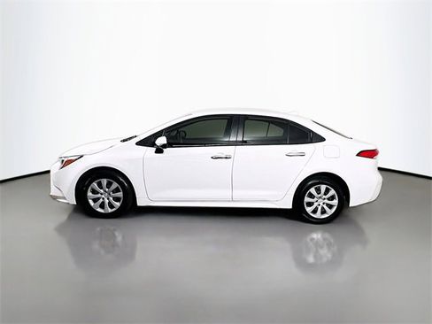 Used 2023 Toyota Corolla LE image 6