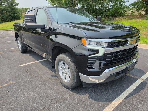 Used 2023 Chevrolet Silverado 1500 LT w/ Protection Package AWD/4WD image 2
