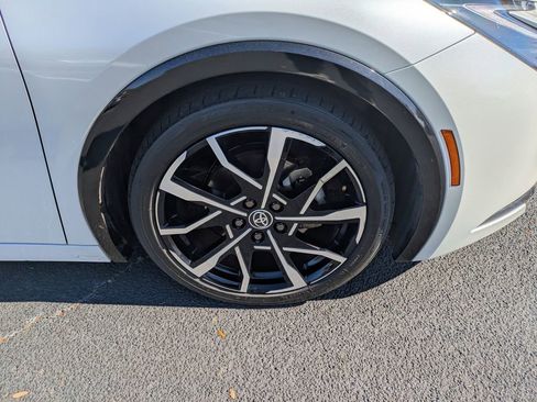 Used 2023 Toyota Prius Prime Premium image 11