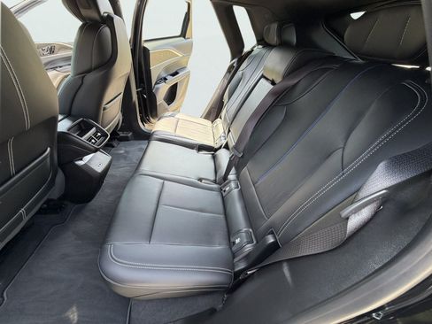 Used 2025 Cadillac Lyriq Luxury AWD/4WD image 13