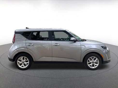 Used 2025 Kia Soul LX w/ LX Technology Package image 8