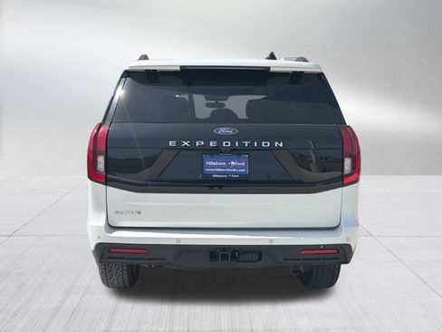 Used 2025 Ford Expedition Active AWD/4WD image 8