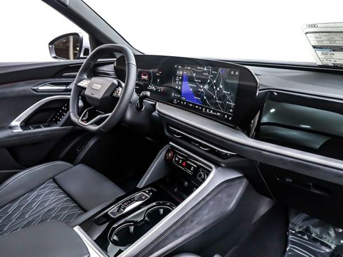 New 2025 Audi SQ5 Premium Plus image 5