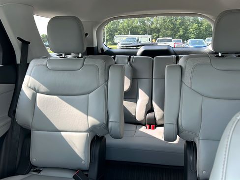 New 2026 Ford Explorer Active w/ Active Comfort Package RWD image 12