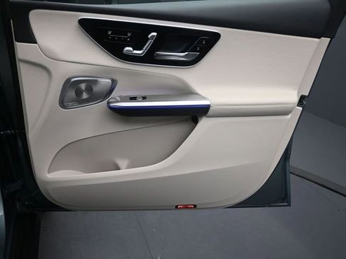 Used 2026 Mercedes-Benz GLC 300 image 31