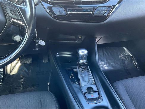 Used 2018 Toyota C-HR XLE image 18
