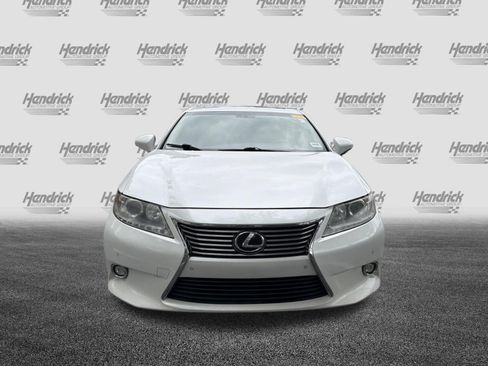 Used 2015 Lexus ES 350 w/ Luxury Package FWD image 3