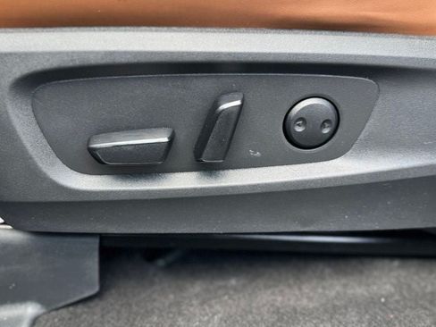 Used 2023 Nissan Pathfinder Platinum AWD/4WD image 23