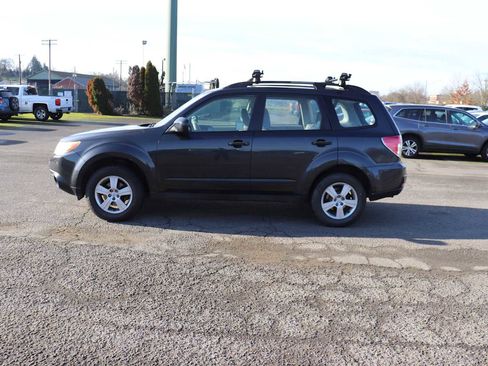Used 2011 Subaru Forester 2.5X image 8