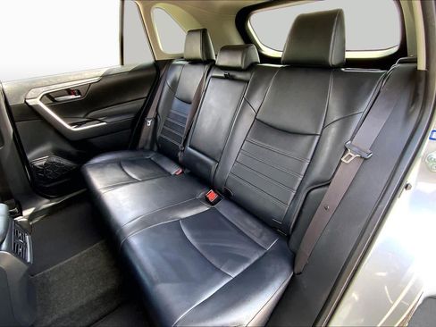 Used 2019 Toyota RAV4 XLE Premium FWD image 20