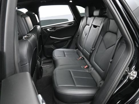 Certified 2023 Porsche Macan Turbo AWD/4WD image 24