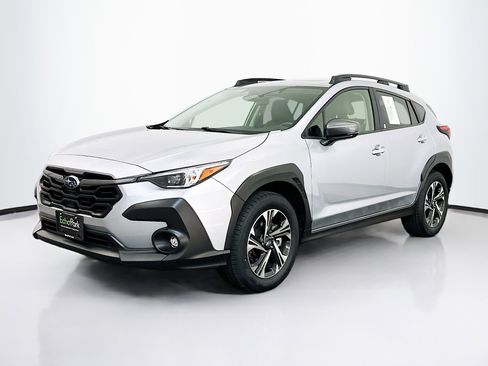 Used 2024 Subaru Crosstrek 2.0i Premium image 3