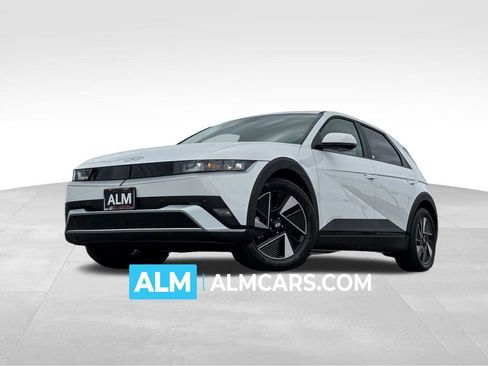 Used 2025 Hyundai Ioniq 5 SE RWD image 1