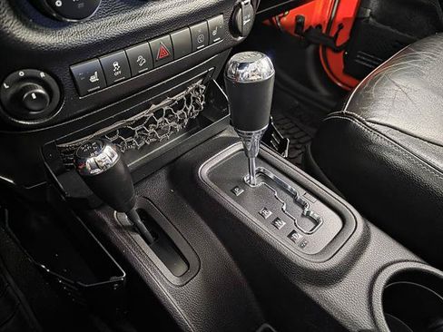 Used 2015 Jeep Wrangler Unlimited Sahara w/ Max Tow Package AWD/4WD image 45