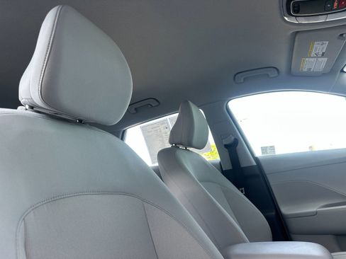 Certified 2025 Hyundai Kona SE AWD/4WD image 17