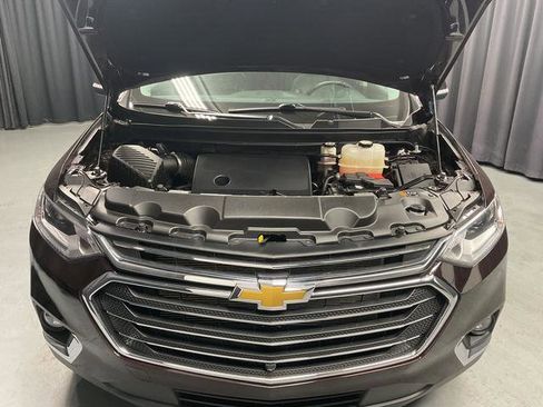 Used 2021 Chevrolet Traverse LT w/ LT Premium Package image 18