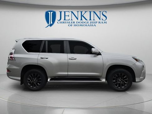 Used 2020 Lexus GX 460 Premium w/ Premium Package AWD/4WD image 2