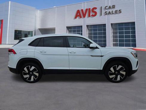 Used 2025 Volkswagen Atlas Cross Sport SE image 7