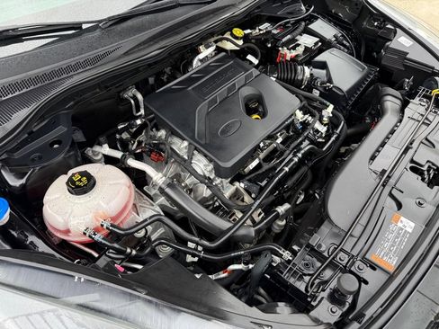 Used 2020 Ford Escape SE image 30