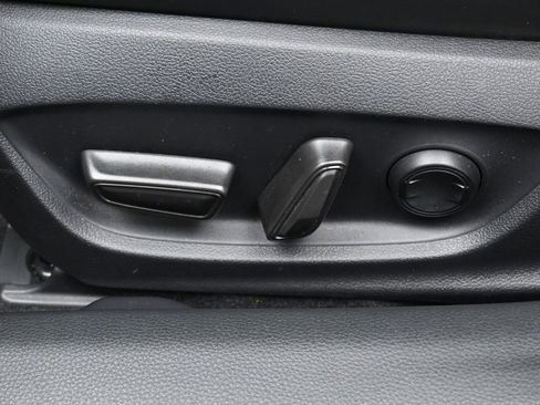 Used 2024 Toyota Prius Prime XSE image 10