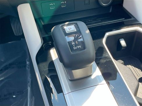 New 2025 Mitsubishi Outlander SE image 17