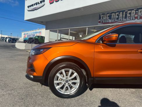 Used 2022 Nissan Rogue Sport SV image 3