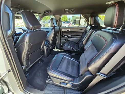 Used 2024 Ford Explorer ST-Line w/ Class IV Trailer Tow Package image 20