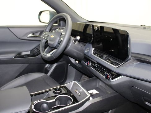 New 2026 Chevrolet Equinox LT w/ Convenience Package II image 21