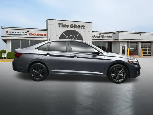 Used 2024 Volkswagen Jetta SE FWD image 6
