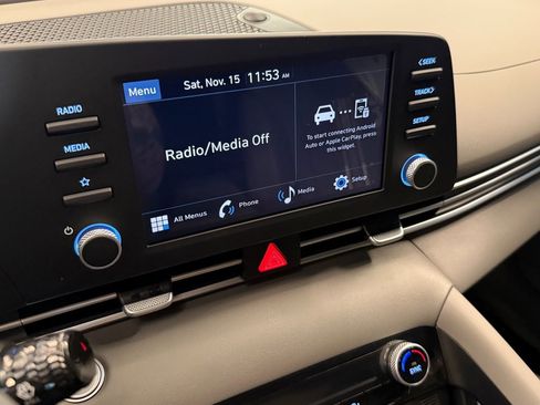 Used 2025 Hyundai Elantra Sport image 12